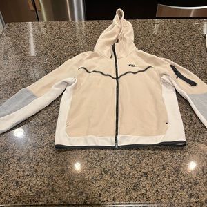 Men’s Nike tech jacket size medium